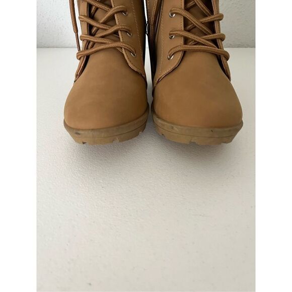 Sugar Woman Tan Block Heels Boots, Size 8.5 - Picture 4 of 9